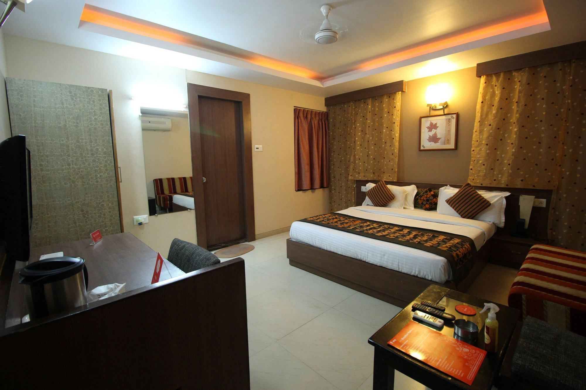 Oyo 4161 Hotel Shailly Inn Ahmedabad Ngoại thất bức ảnh