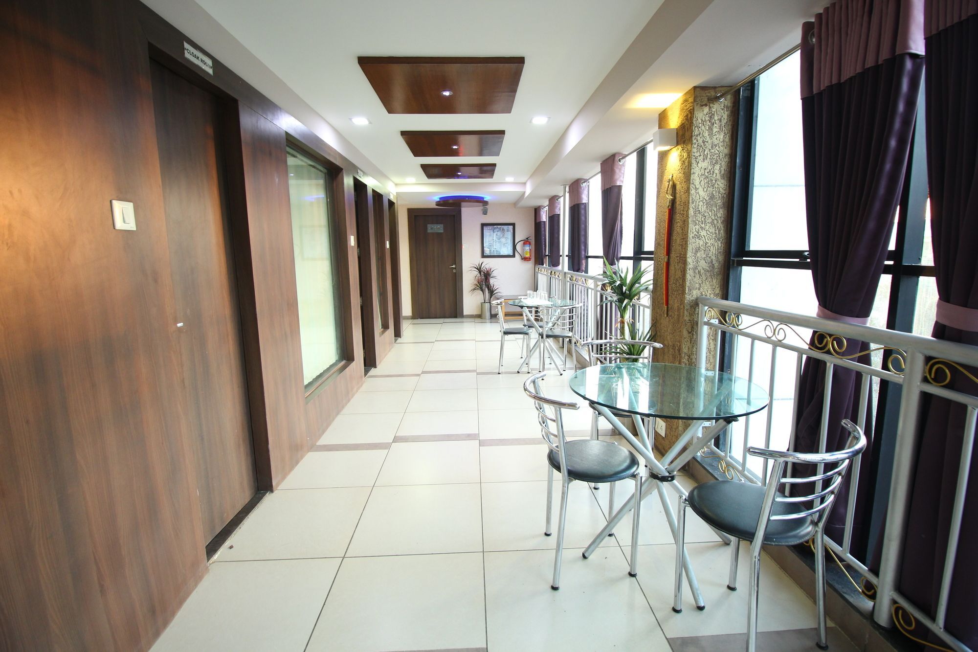 Oyo 4161 Hotel Shailly Inn Ahmedabad Ngoại thất bức ảnh