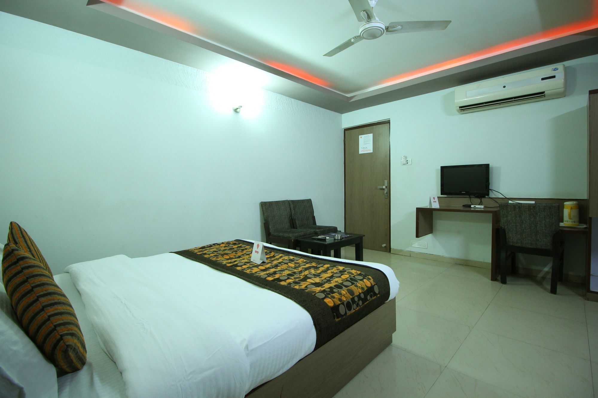 Oyo 4161 Hotel Shailly Inn Ahmedabad Ngoại thất bức ảnh
